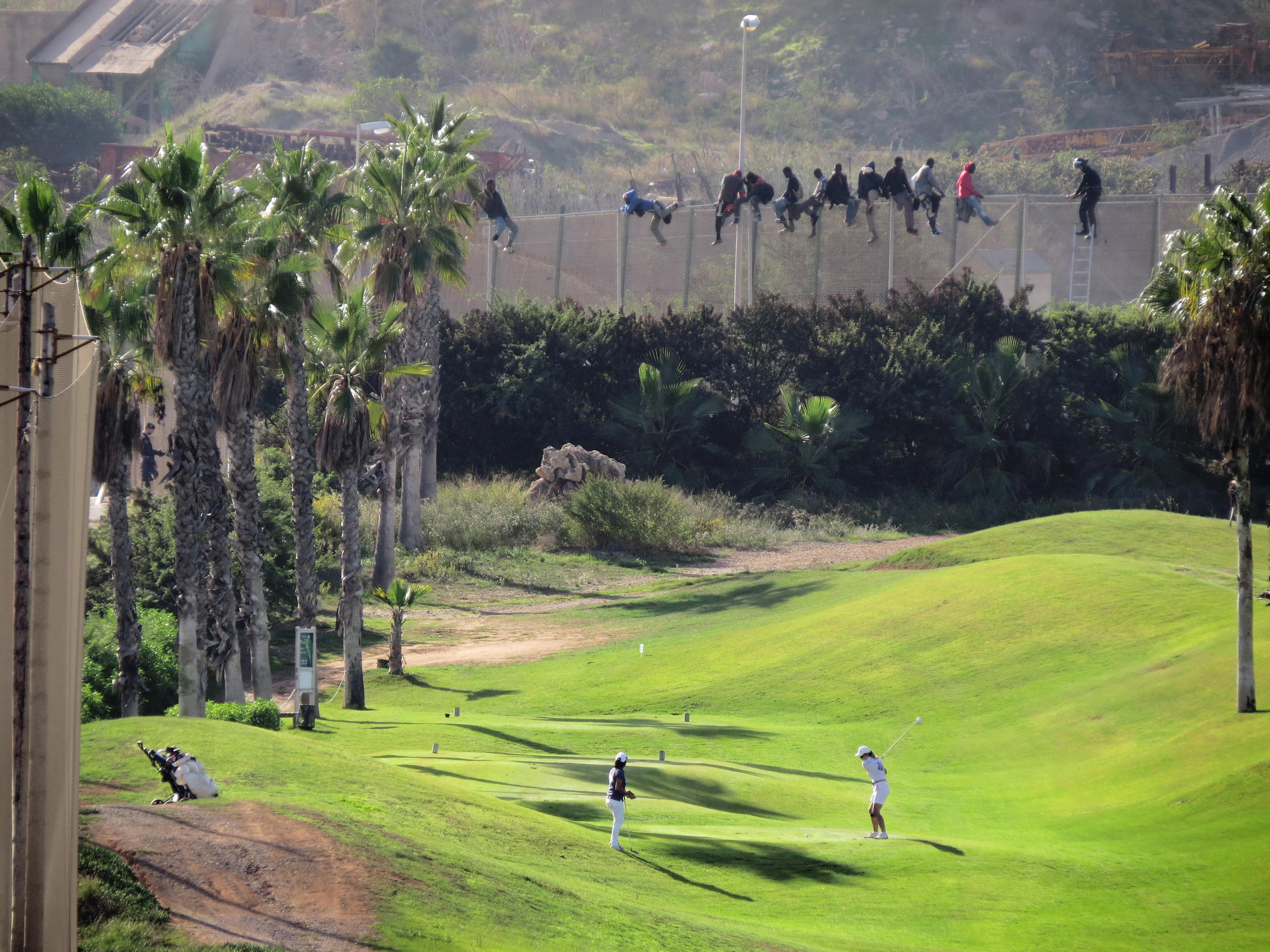 Mejna ograja v Melilli, Španija. © Foto: José Palazón Osma, 2016.